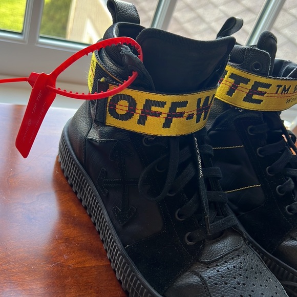 Off white high top with dust bag and original box - Picture 2 of 5